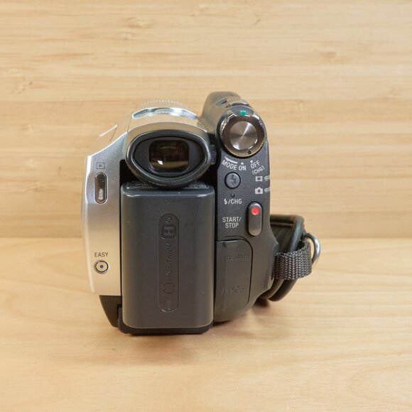 Sony HDR-UX5 DVD Handycam Camcorder, 1080i HD, Carl Zeiss Lens, Tested - Picture 8 of 10